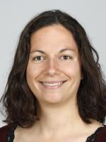 Dr Louise, Yvonne Regnier